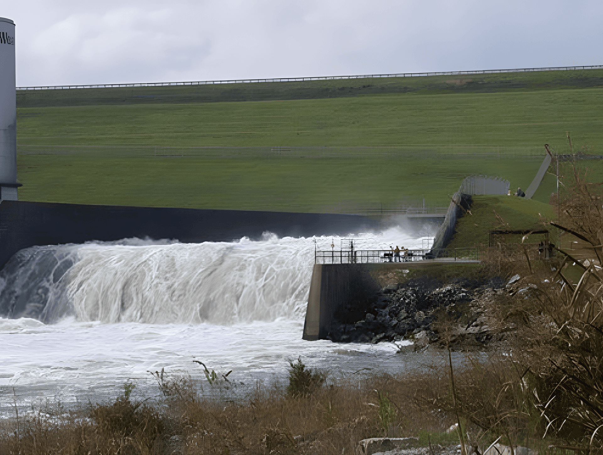 Denison Dam and discharge gates at Lake Texoma during the 2007 flood